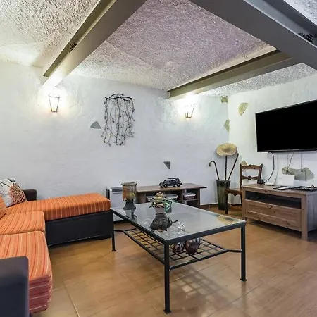 Casa Cueva Rural Pastores Holiday home Cazadores